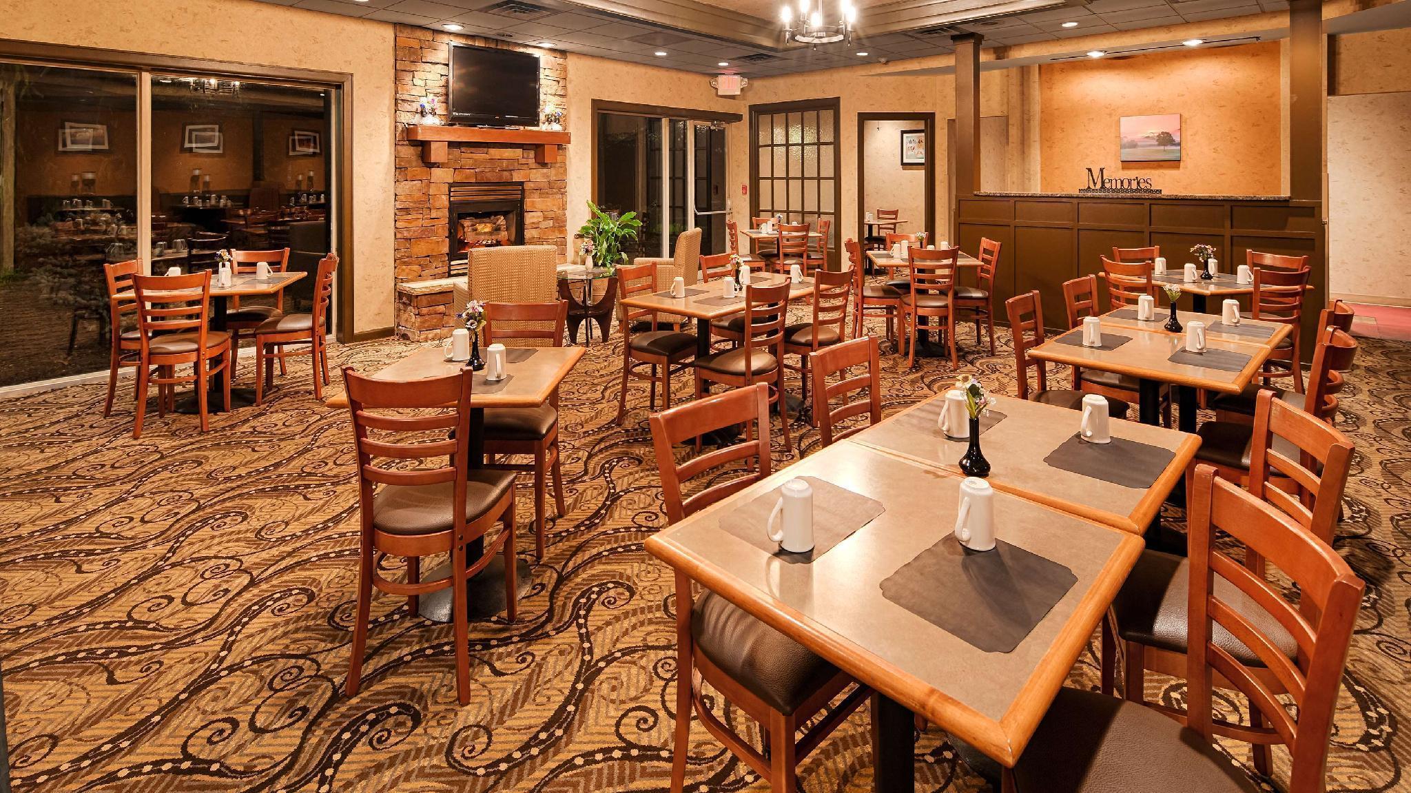 Baymont Inn & Suites Marietta Exterior photo