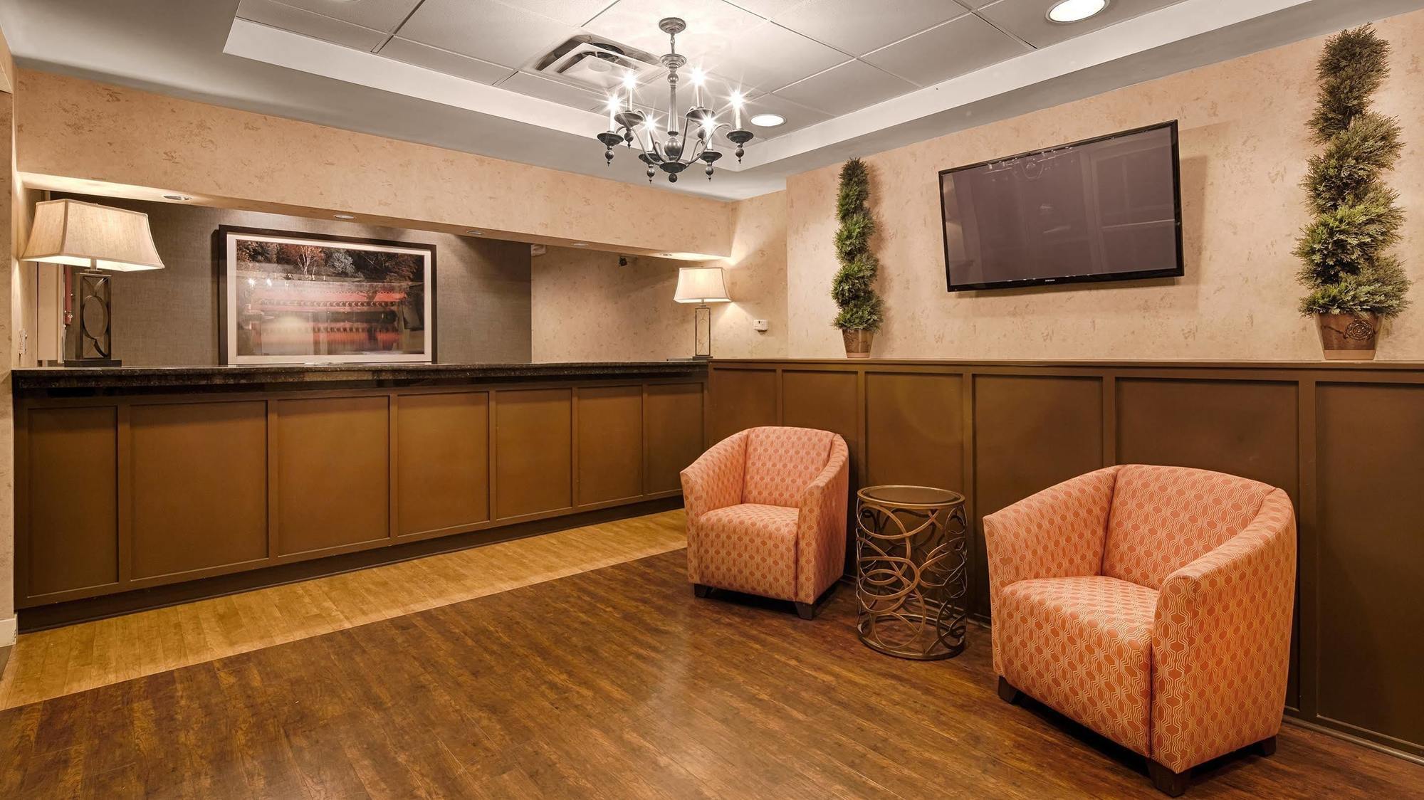 Baymont Inn & Suites Marietta Exterior photo